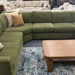 Nice sectional in stock + Seccionales Disponibles + many options available