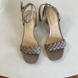 Women’s sandals