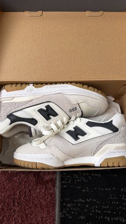 New Balance size 7 1/2 women’s shoe
