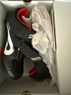 NEW Peloton bike shoes- size 40