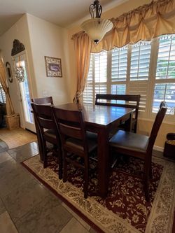 Dining room table