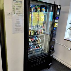Beverage Snacks Vending Machine With Credit Card Reader 