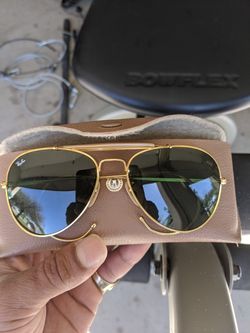 RayBan Classic aviators
