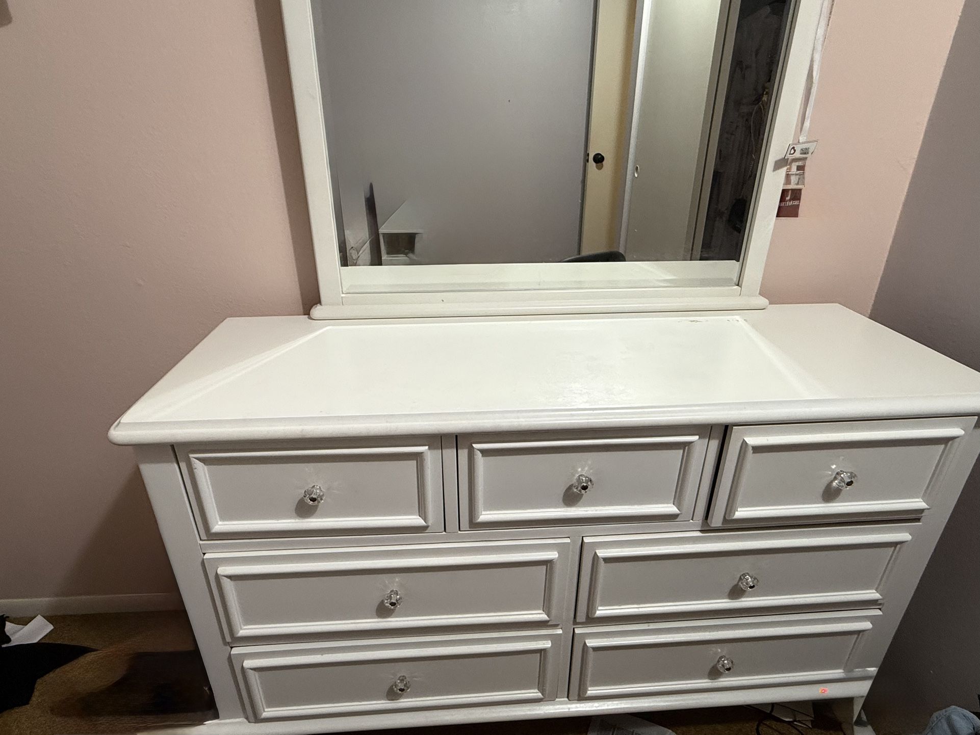 Dresser And Twin Bed Set