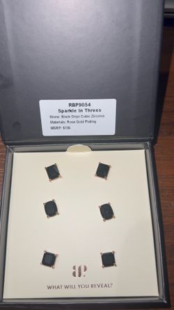 Ear studs  black onyx