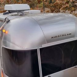 Airstream Bambi 2009 sport Orange 