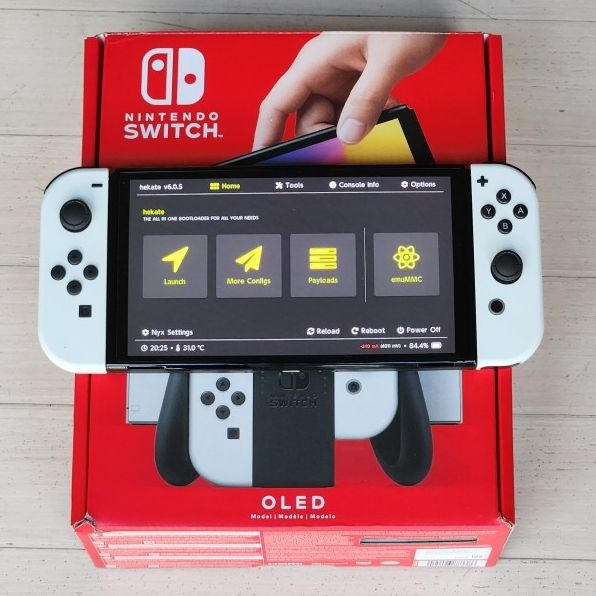 BRAND NEW NINTENDO SWITCH OLED (JAILBROKEN/CHIPPED) 512GB