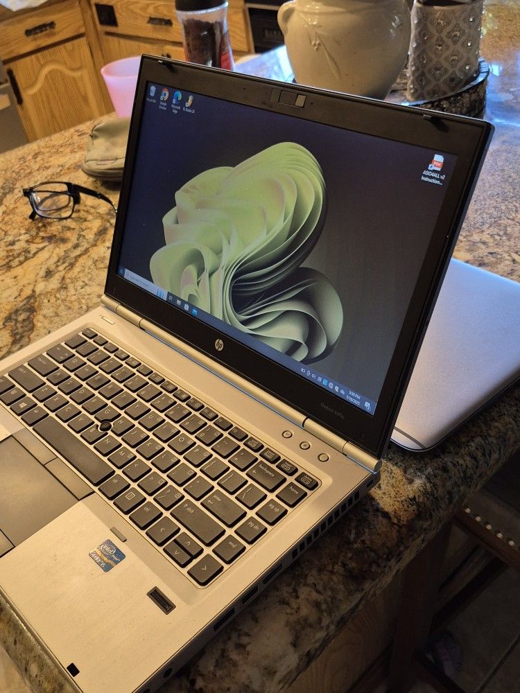 Hp Laptop EliteBook 14 Very Fast High End HP With Warranty Has Paid Version Of Office And Fl Producers Edition For Music Or School