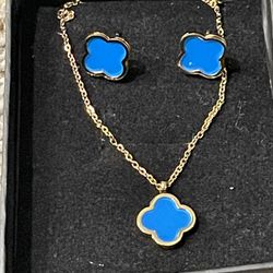 Four Leaf Clover Set With Earrings 