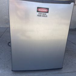 Whirlpool Mini fridge 