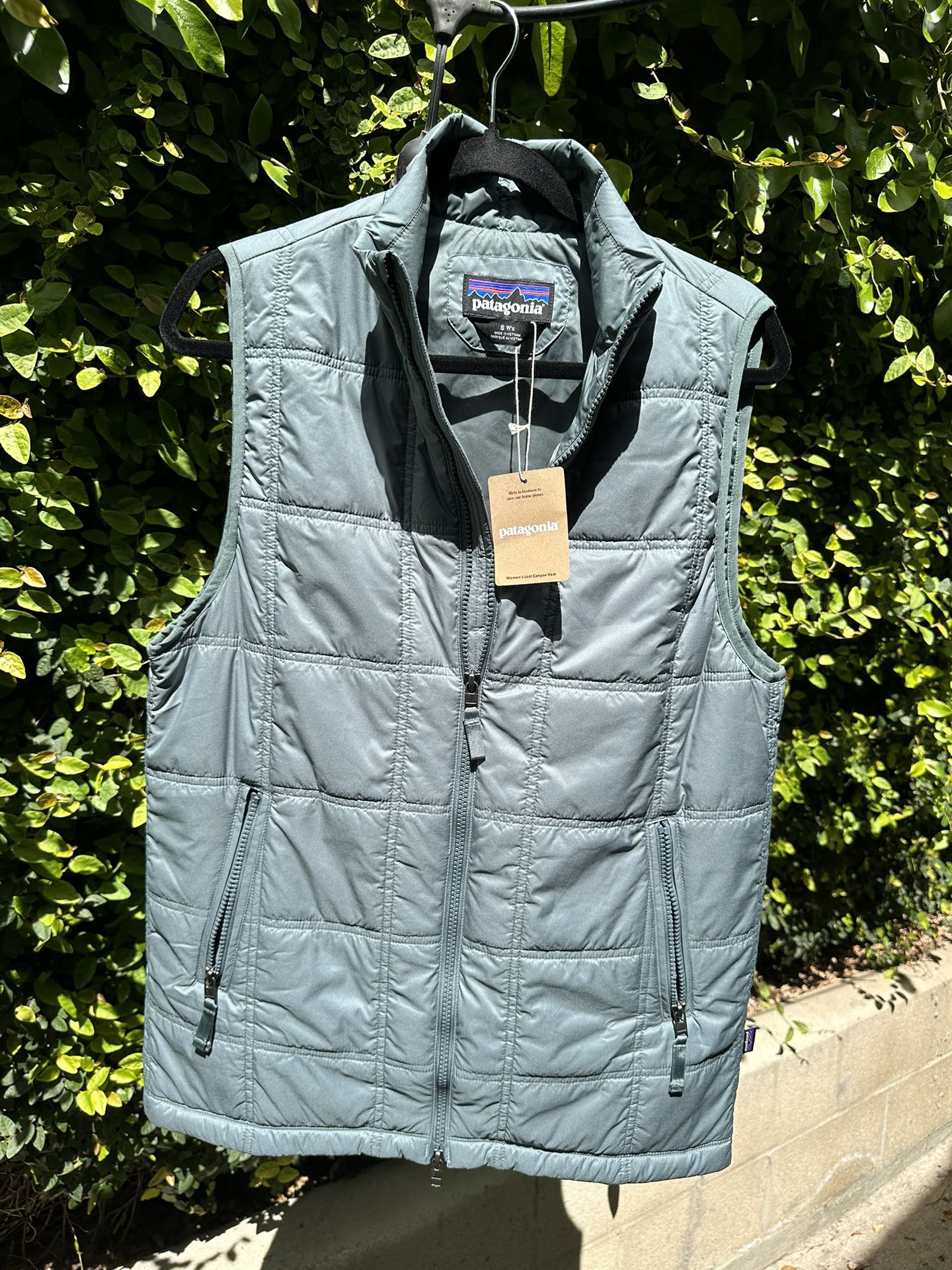New: Patagonia Women’s Lost Canyon Vest Size S