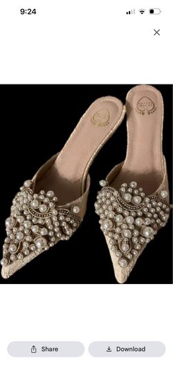 Pointed toe Mules