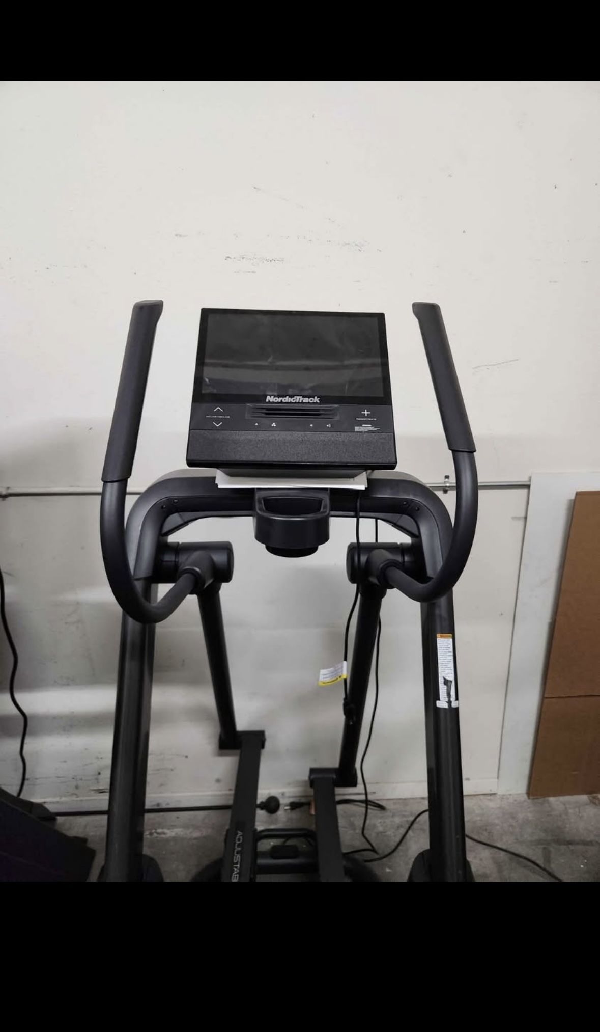 FULLERTON 2025 Model Nordictrack X16 Elliptical- Store display model (minor scuffs/ scratches) 850$