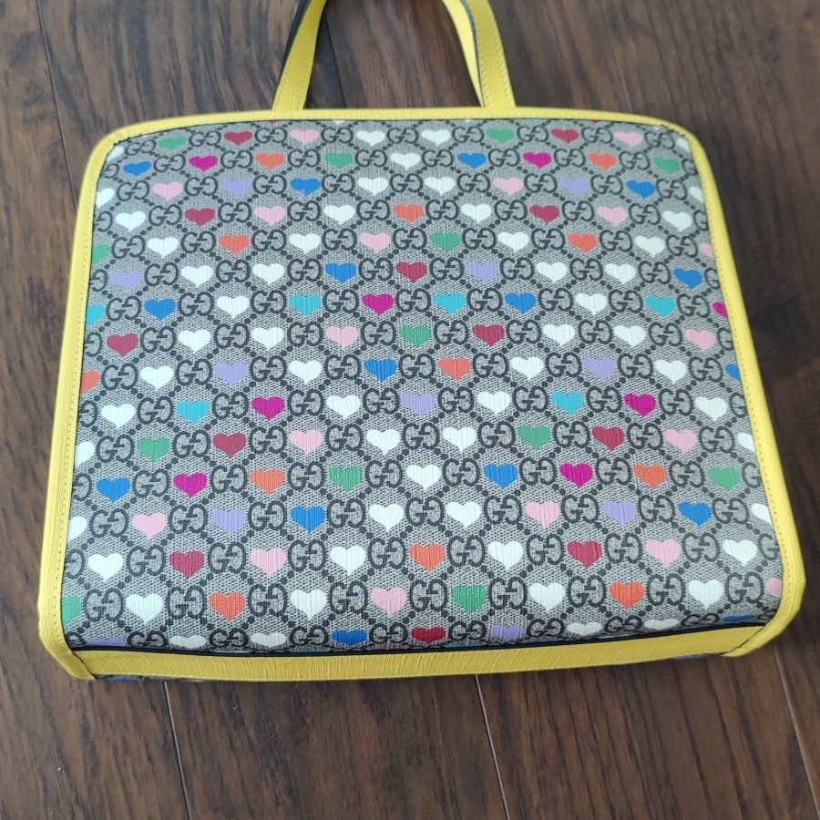 Gucci Tootsie Roll Candy Crossbody - Mint Condition and Verified  Authentic! for Sale in Warwick, RI - OfferUp