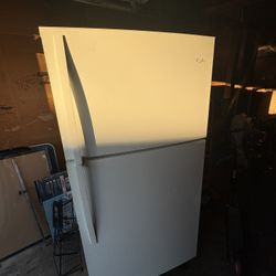 Whirlpool Top Mount Refrigerator 