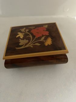 Italian music box