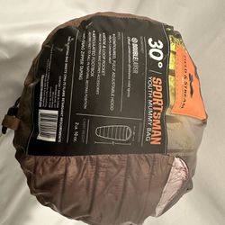 Like new Field and Stream 30° Sportsman YOUTH Mummy Double Layer Sleeping Bag
