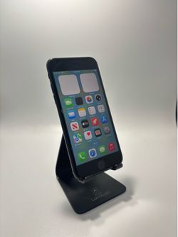APPLE IPHONE SE 3 5G Unlocked Fully Functional-Heavy Scratches See pics