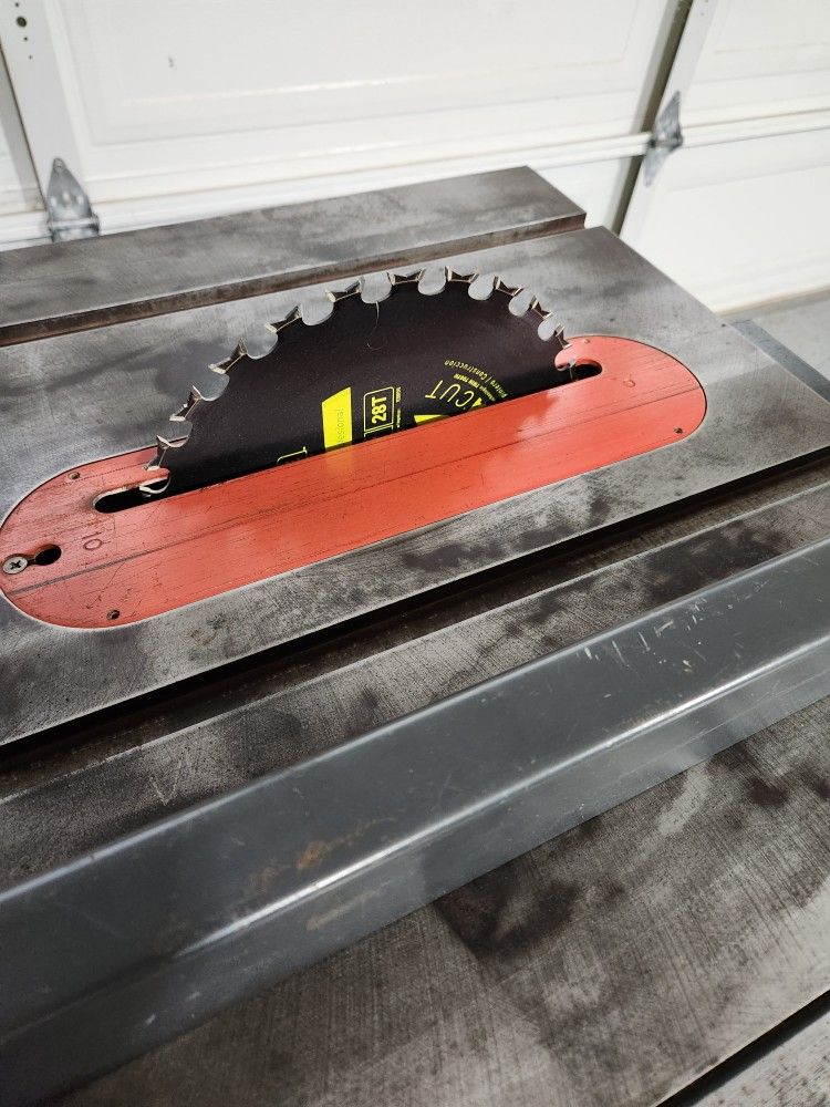 Table Saw And Band Saw 