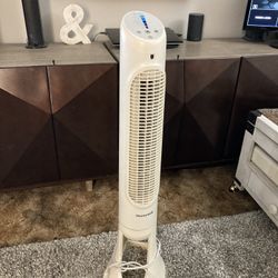 Like New Honeywell Tower Fan