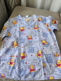 Disney Winnie The Pooh Scrub Top M