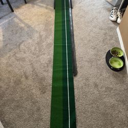 Golf Putting Green - New