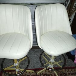 2 Bar Stools 