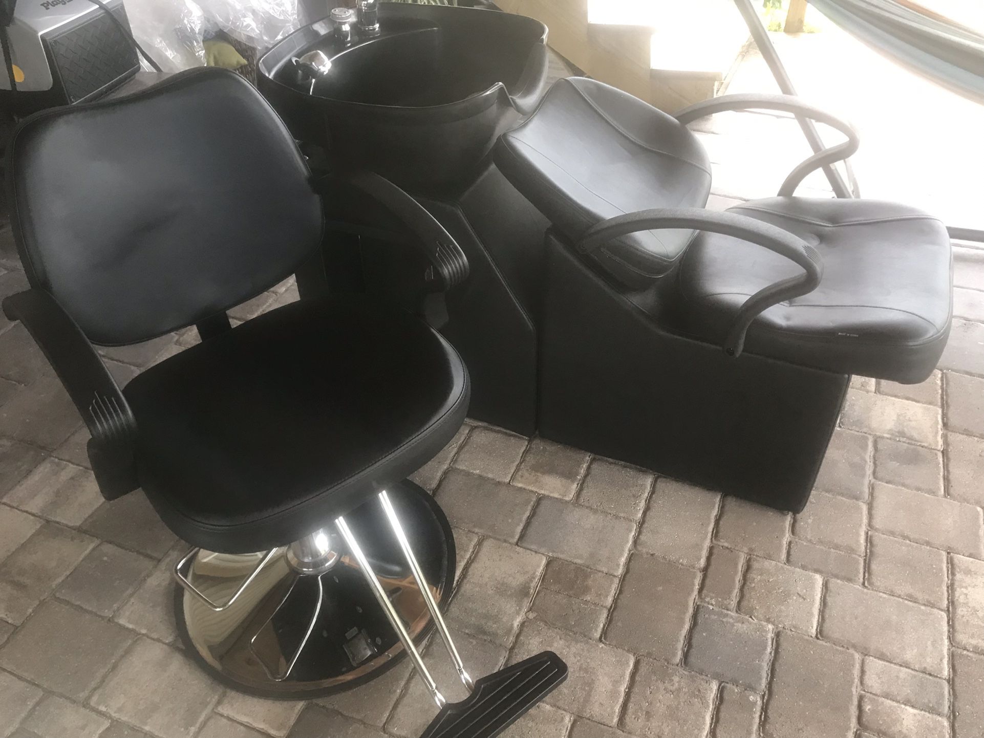 Hairstylist Chair And Shampoo Bowl 