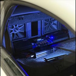 2x Kicker L7s 12” Subwoofers With Ported Box - 33hz