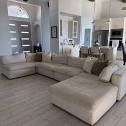 Sectional Couches 