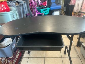 Black  Desk with Keyboard Tray( Fayetteville Ga