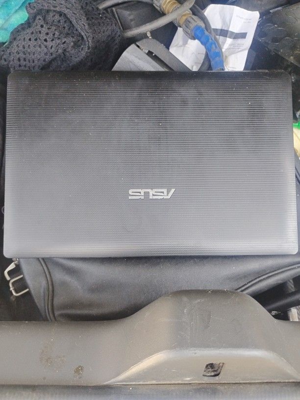 Asus Model X54c. Like New