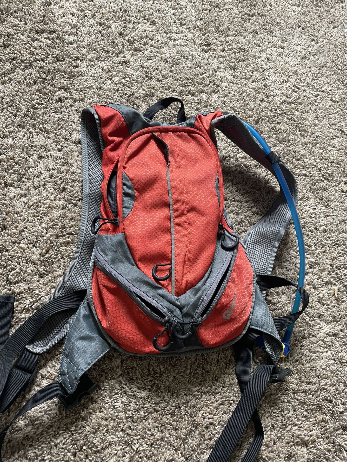 Quest Hydration Pack
