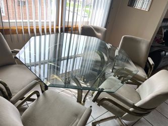 Dinner set and coffee table