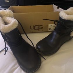 Women  Leather Ugg Boots Size 9