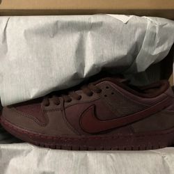 Nike SB Dunk Low City Of Love Burgundy Crush