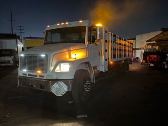 2005 freightliner flatbed with lift gate CNG fuel $2 a gallon