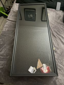 Guitar display case