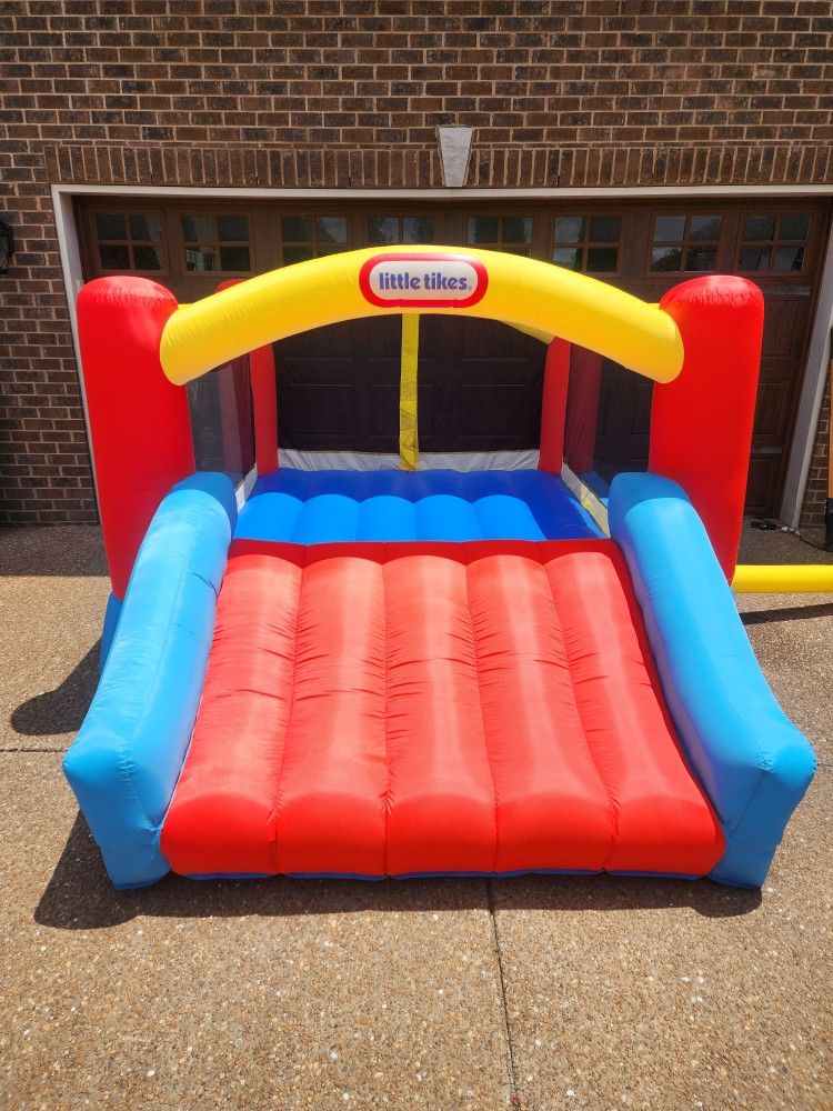 *** LITTLE TYKES BOUNCE HOUSE ***