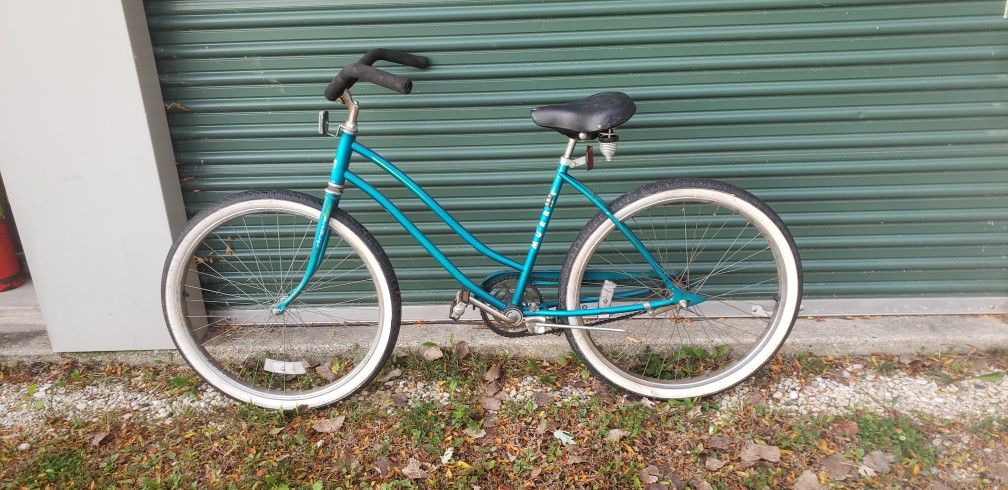 Vintage Murry Monterey Woman's Bicycle