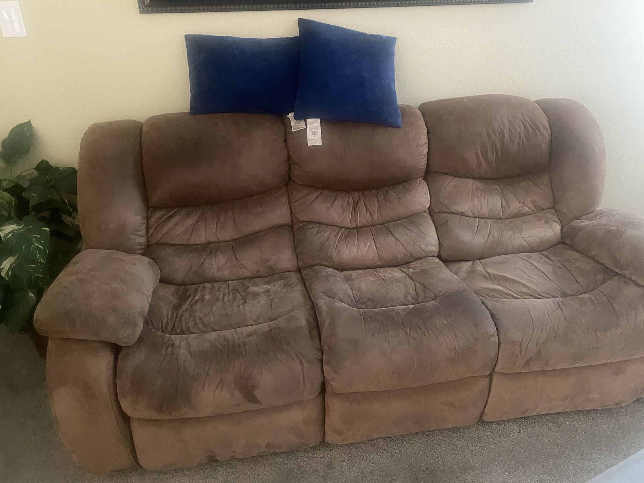 Sofa, loveseat, coffee table, 2 end tables