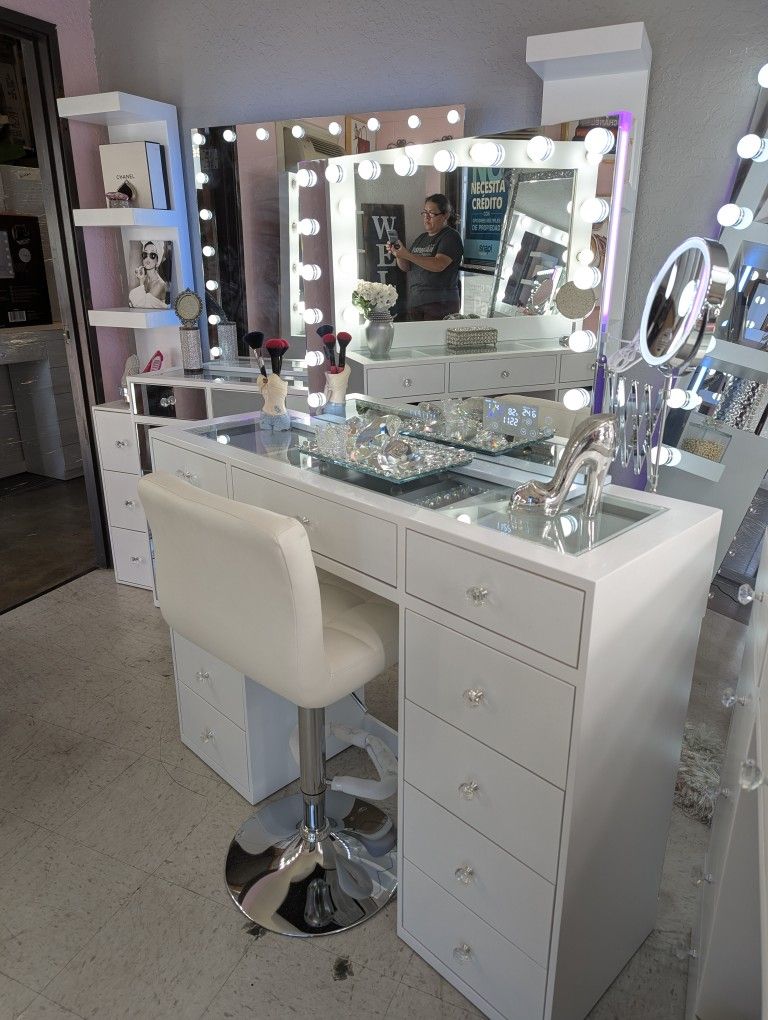 Vanity with Bluetooth and extra mirror with LED light