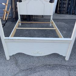 🌹FULL SIZE  BED FRAME🌹