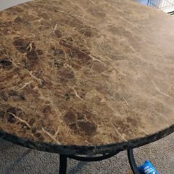 Very Nice 4 Chair Table Set 