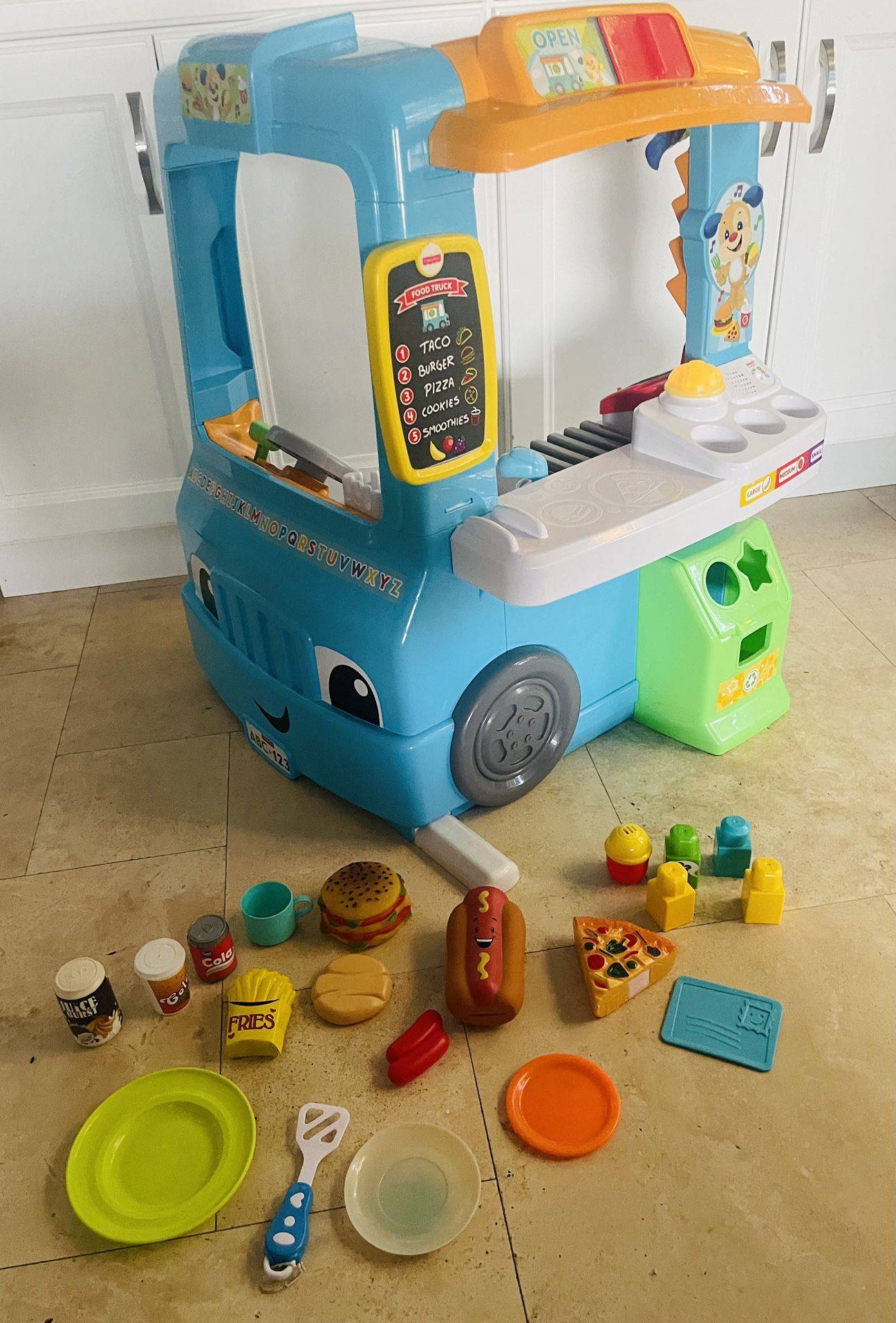 Fisher Price Food Truck 🛻 Batteries Including Like New Only $35
