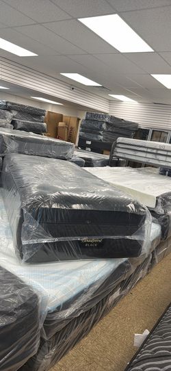 Twin xL Beautyrest Black Series 3 Pillow Top $299