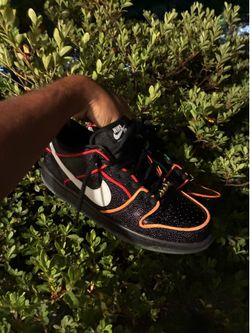 Size 10 low top Nikes 70$