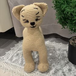 handmade crochet cat 