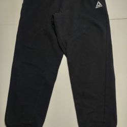Rebok Men's Size Large Sweatpants With Elastic In.the Legs.  GucI