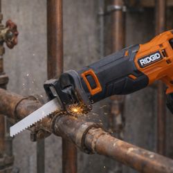 Ridgid 18V cordless saw kit